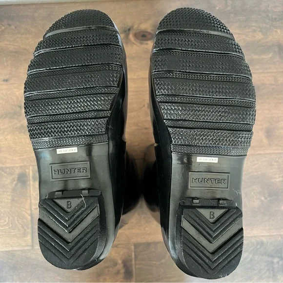 Women's Hunter Tall Boots with Boot Socks - Picture 5 of 9